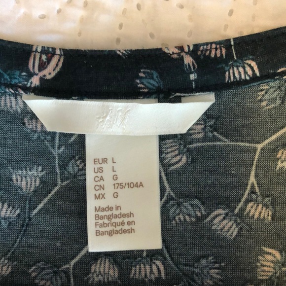 H&M dark green blouse - Picture 2 of 3